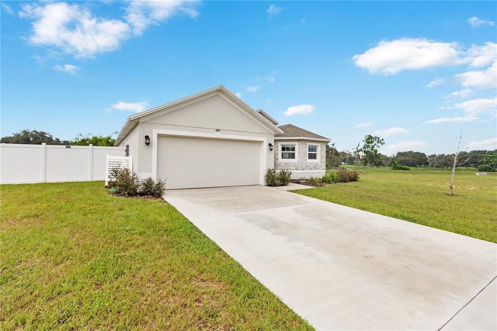 For Sale: $325,000 (3 beds, 2 baths, 1457 Square Feet)