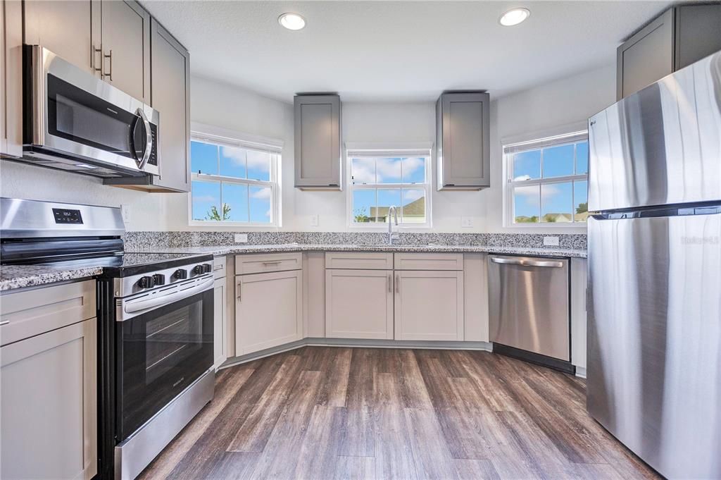 For Sale: $325,000 (3 beds, 2 baths, 1457 Square Feet)