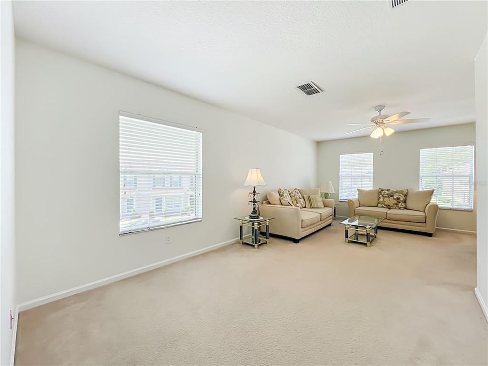 For Sale: $374,900 (5 beds, 2 baths, 1730 Square Feet)