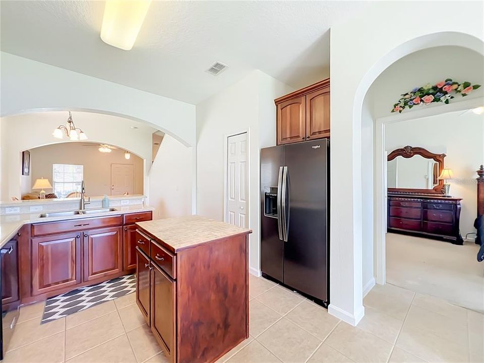 For Sale: $374,900 (5 beds, 2 baths, 1730 Square Feet)