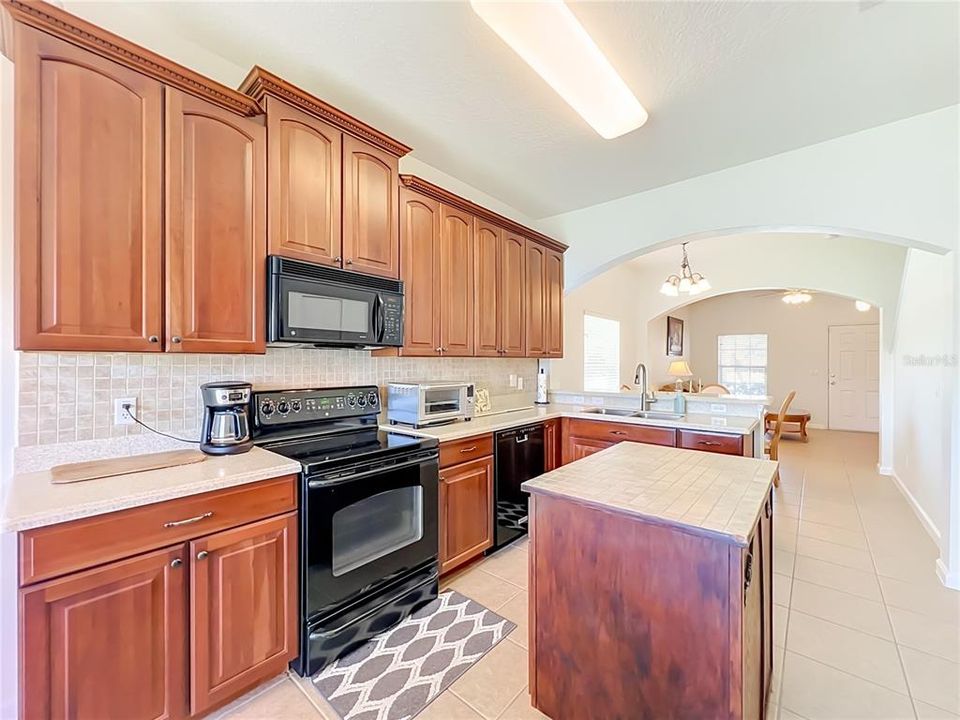 For Sale: $374,900 (5 beds, 2 baths, 1730 Square Feet)