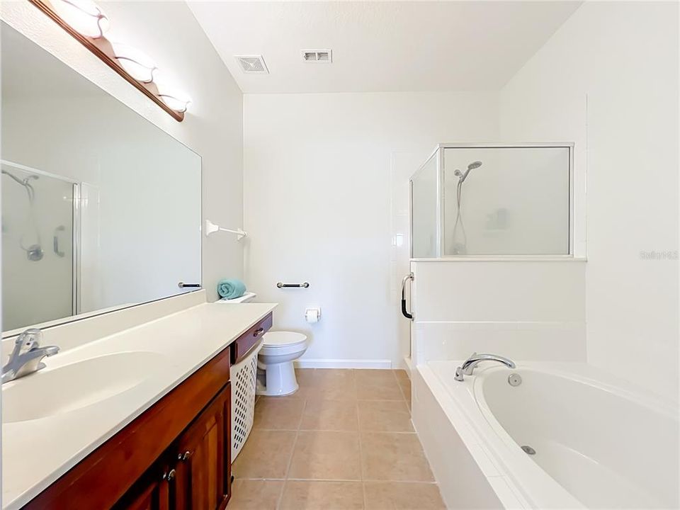 For Sale: $374,900 (5 beds, 2 baths, 1730 Square Feet)