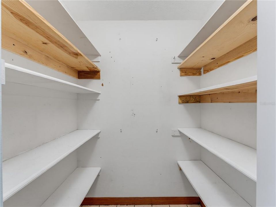 На продажу: $249,950 (3 спален, 2 ванн, 1584 Квадратных фут)