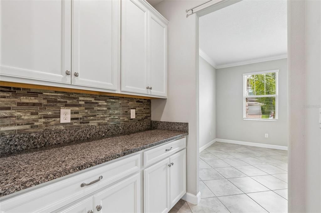 En Venta: $624,900 (5 camas, 3 baños, 3777 Pies cuadrados)