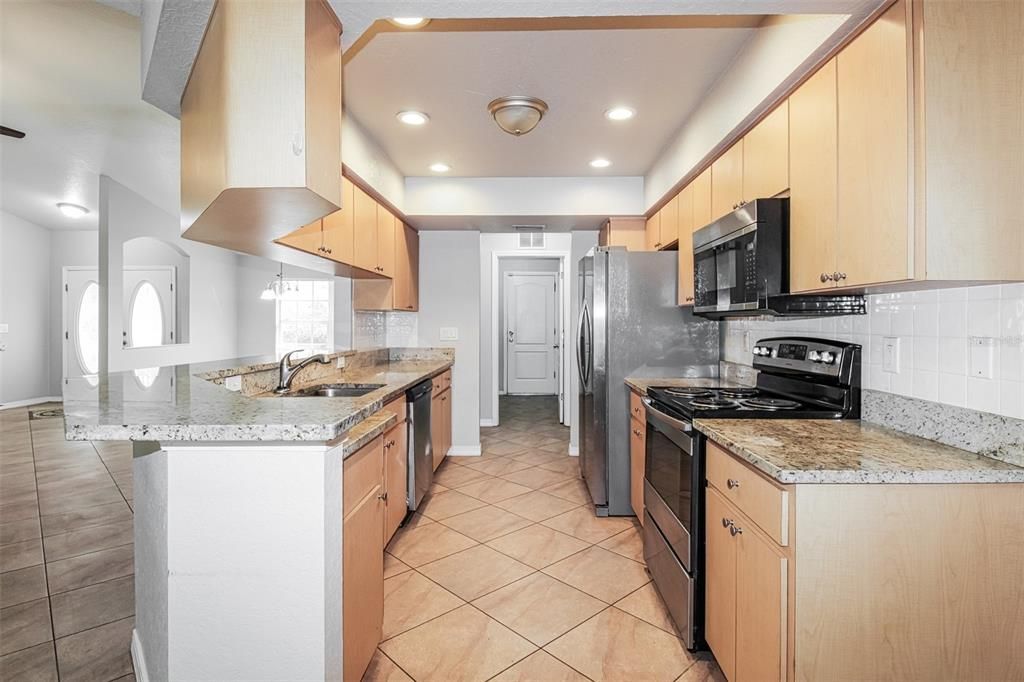 En Venta: $325,000 (3 camas, 2 baños, 1816 Pies cuadrados)