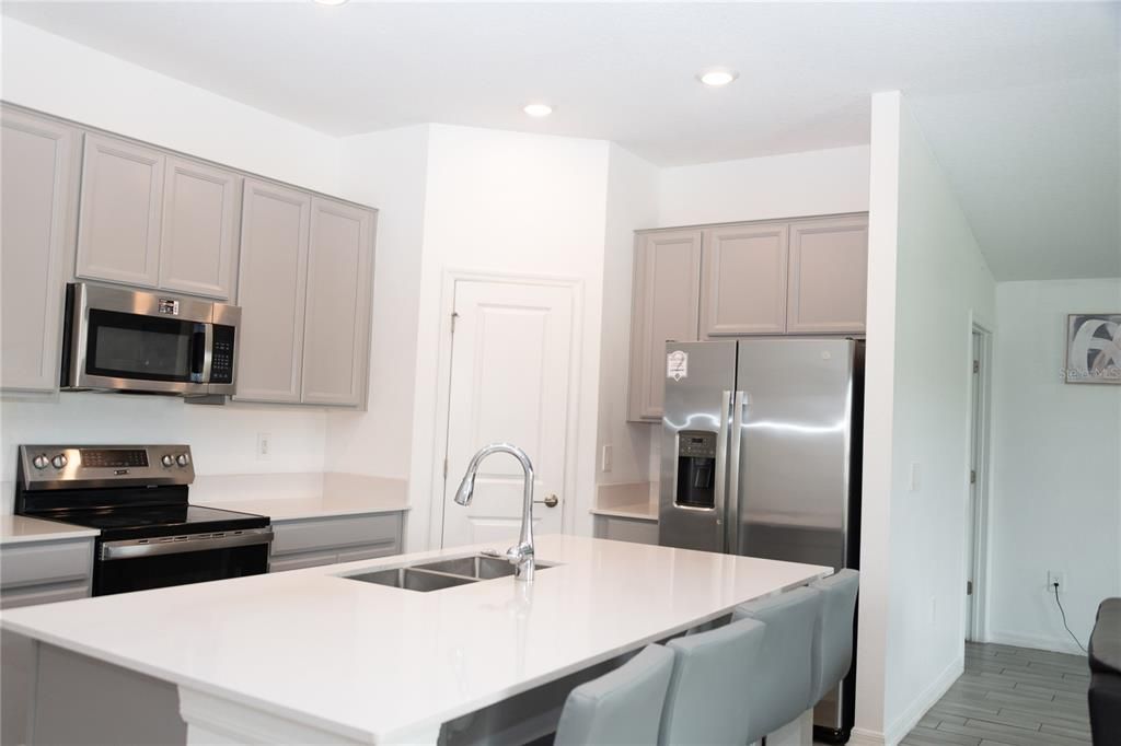 На продажу: $324,900 (3 спален, 2 ванн, 1560 Квадратных фут)