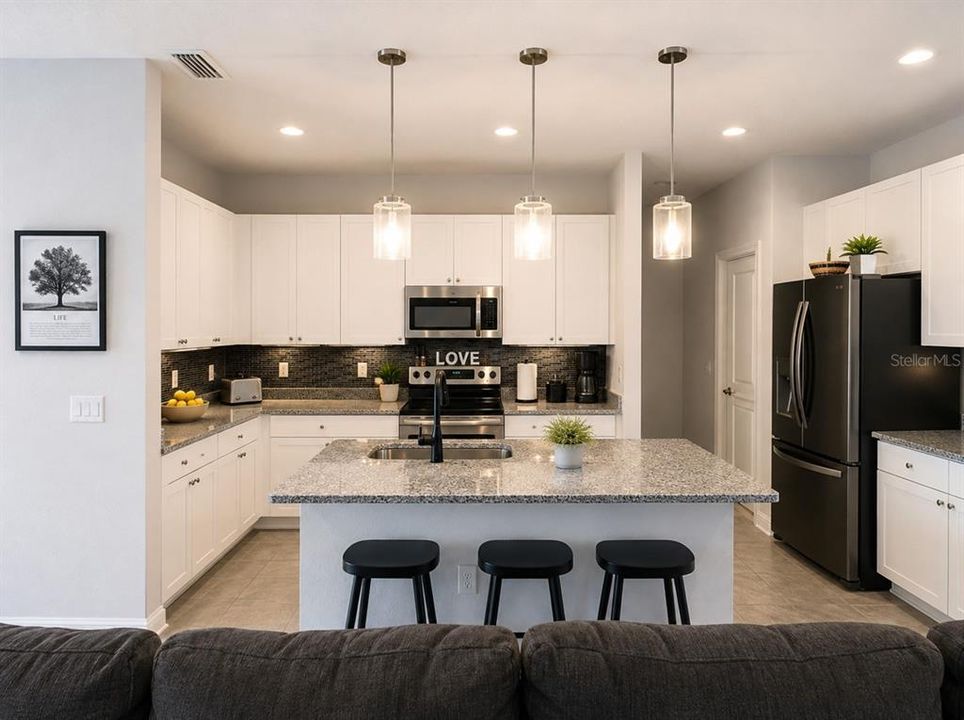 Active With Contract: $289,900 (3 beds, 2 baths, 1735 Square Feet)