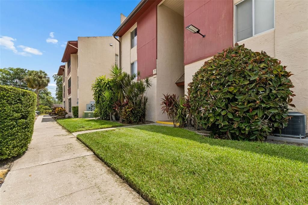For Sale: $94,900 (1 beds, 1 baths, 682 Square Feet)