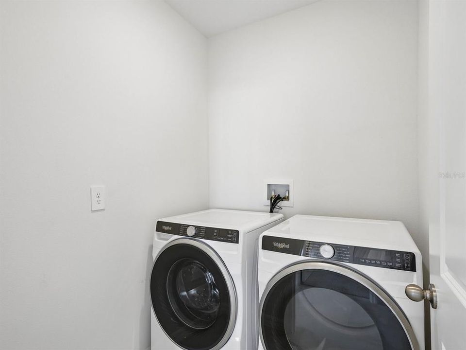 For Sale: $368,640 (4 beds, 2 baths, 1607 Square Feet)