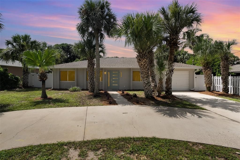 For Sale: $630,000 (3 beds, 2 baths, 1308 Square Feet)
