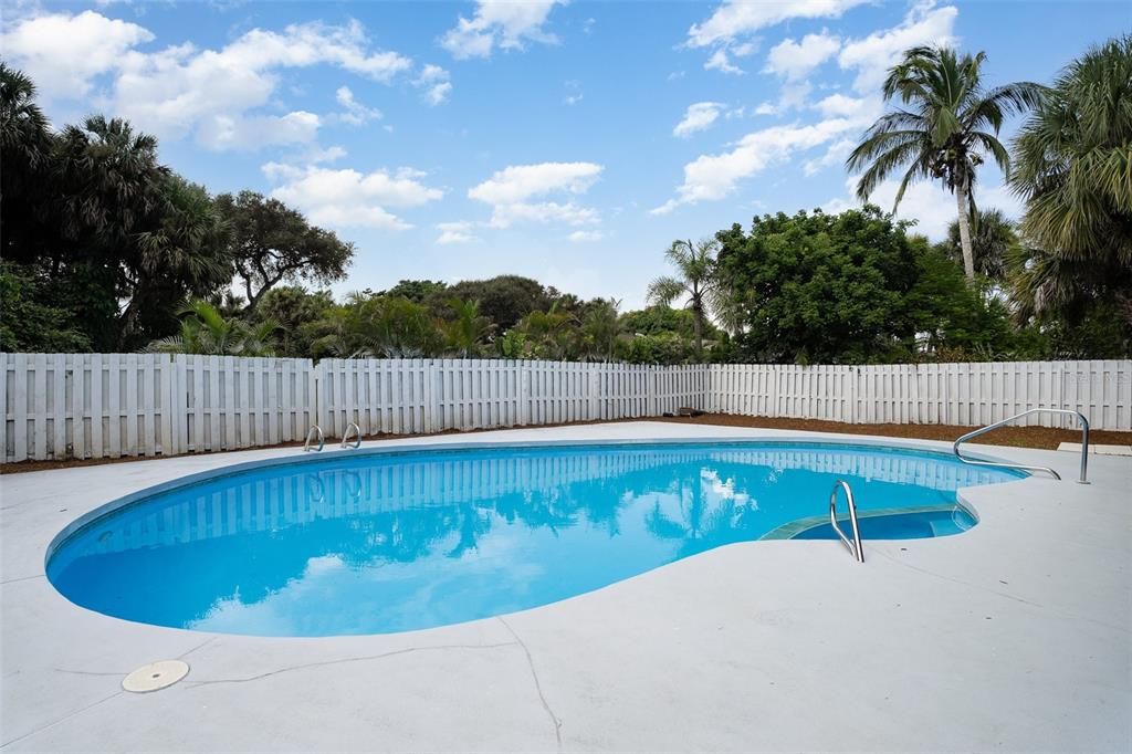 For Sale: $630,000 (3 beds, 2 baths, 1308 Square Feet)