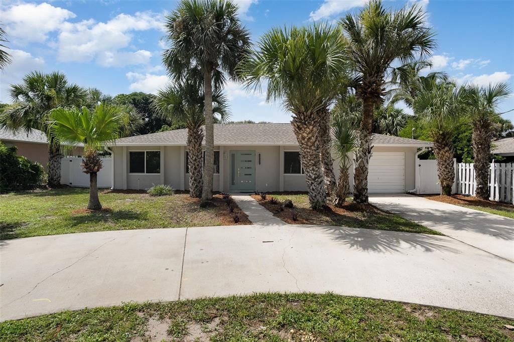 For Sale: $630,000 (3 beds, 2 baths, 1308 Square Feet)