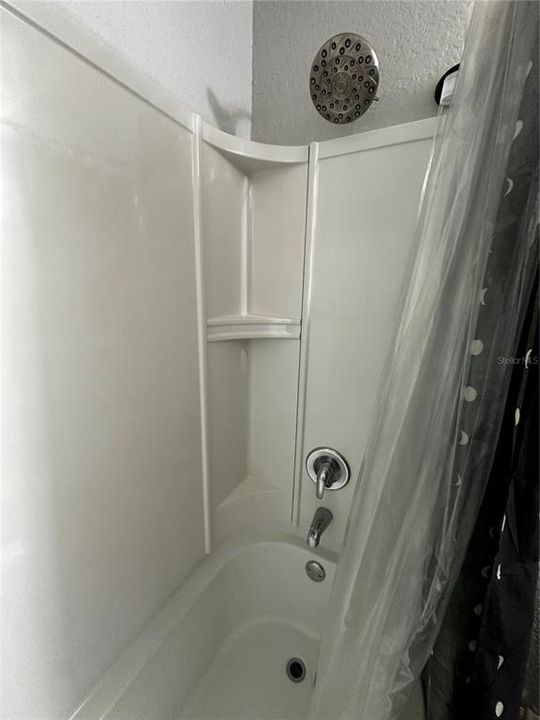 В аренду: $2,600 (4 спален, 2 ванн, 1811 Квадратных фут)