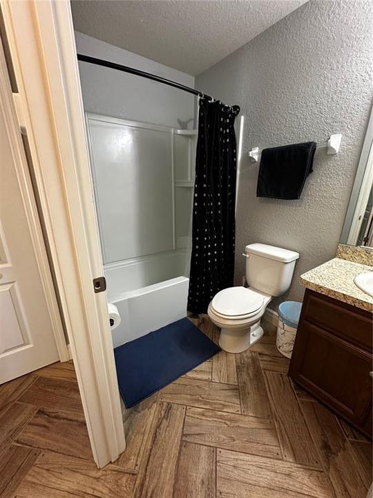 В аренду: $2,600 (4 спален, 2 ванн, 1811 Квадратных фут)