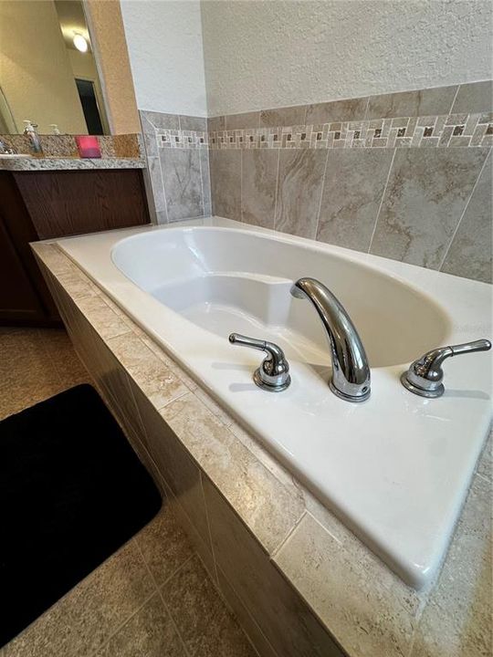 В аренду: $2,600 (4 спален, 2 ванн, 1811 Квадратных фут)