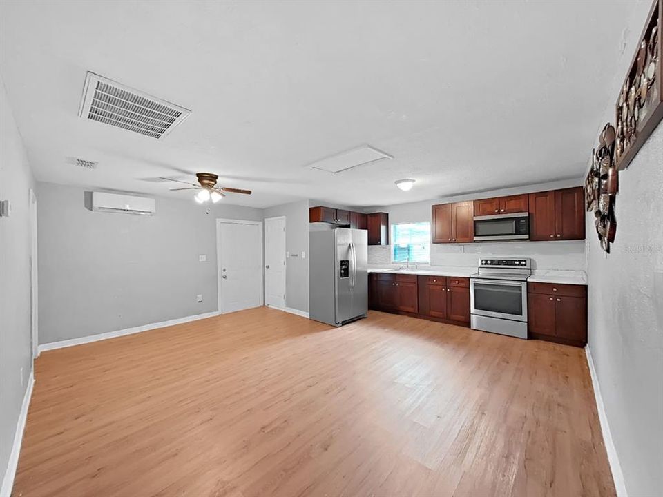 For Sale: $449,000 (6 beds, 0 baths, 1726 Square Feet)