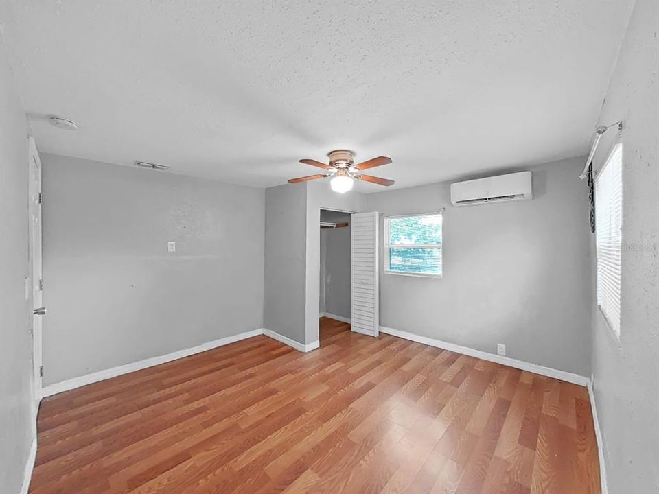 For Sale: $449,000 (6 beds, 0 baths, 1726 Square Feet)