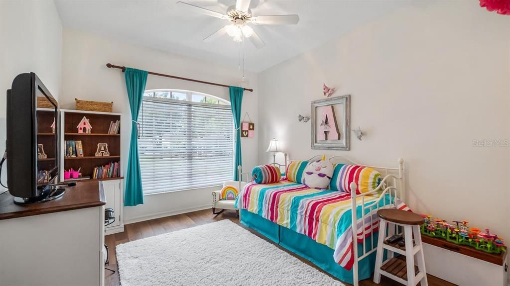 Activo con contrato: $429,900 (2 camas, 2 baños, 2107 Pies cuadrados)