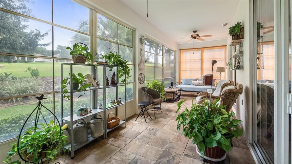 Activo con contrato: $429,900 (2 camas, 2 baños, 2107 Pies cuadrados)