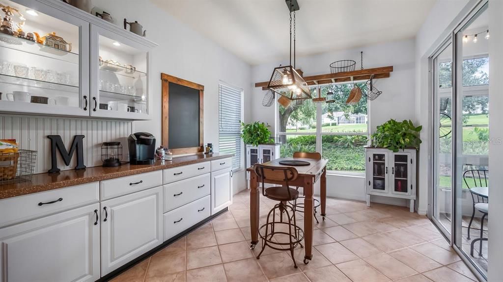 Activo con contrato: $429,900 (2 camas, 2 baños, 2107 Pies cuadrados)