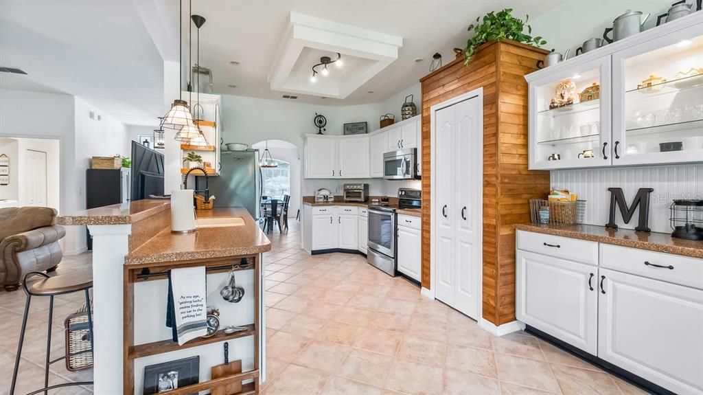 Activo con contrato: $429,900 (2 camas, 2 baños, 2107 Pies cuadrados)