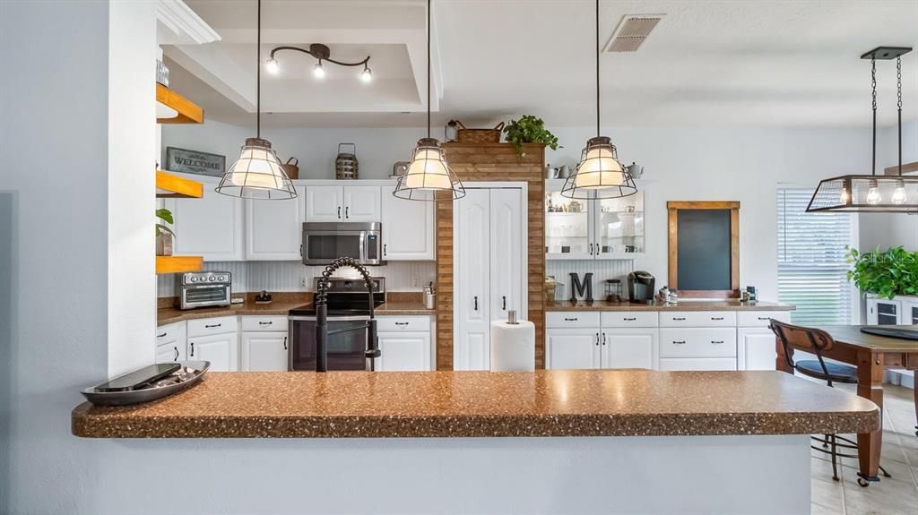 Activo con contrato: $429,900 (2 camas, 2 baños, 2107 Pies cuadrados)