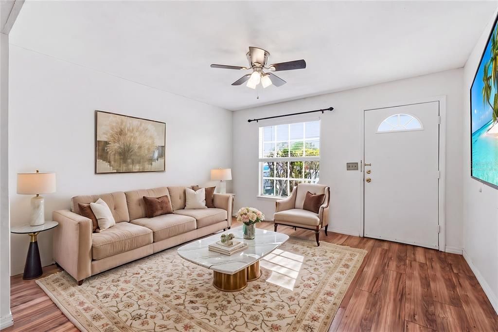 En Venta: $189,000 (2 camas, 1 baños, 886 Pies cuadrados)