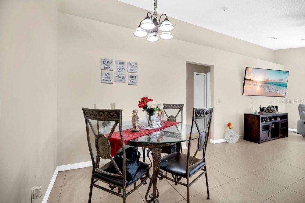 Active With Contract: $270,000 (3 beds, 2 baths, 1626 Square Feet)