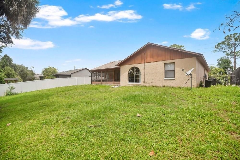 Active With Contract: $270,000 (3 beds, 2 baths, 1626 Square Feet)