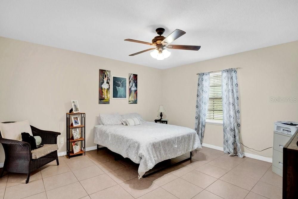 Active With Contract: $270,000 (3 beds, 2 baths, 1626 Square Feet)