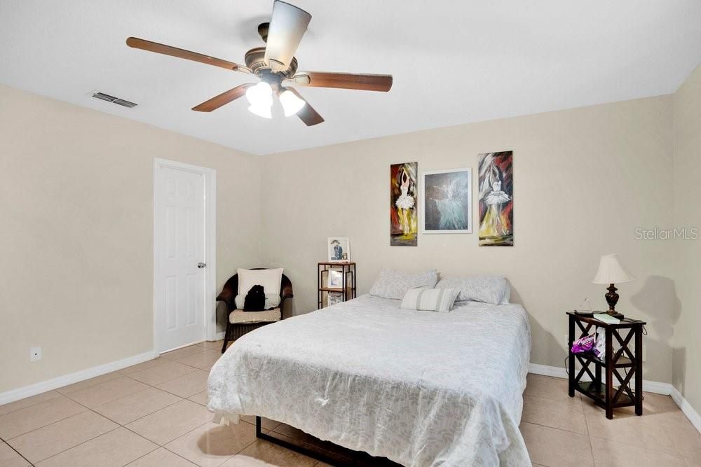 Active With Contract: $270,000 (3 beds, 2 baths, 1626 Square Feet)