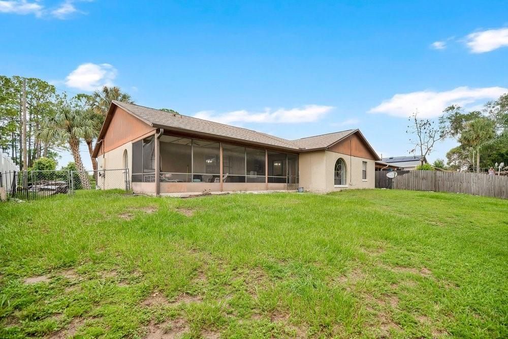 Active With Contract: $270,000 (3 beds, 2 baths, 1626 Square Feet)