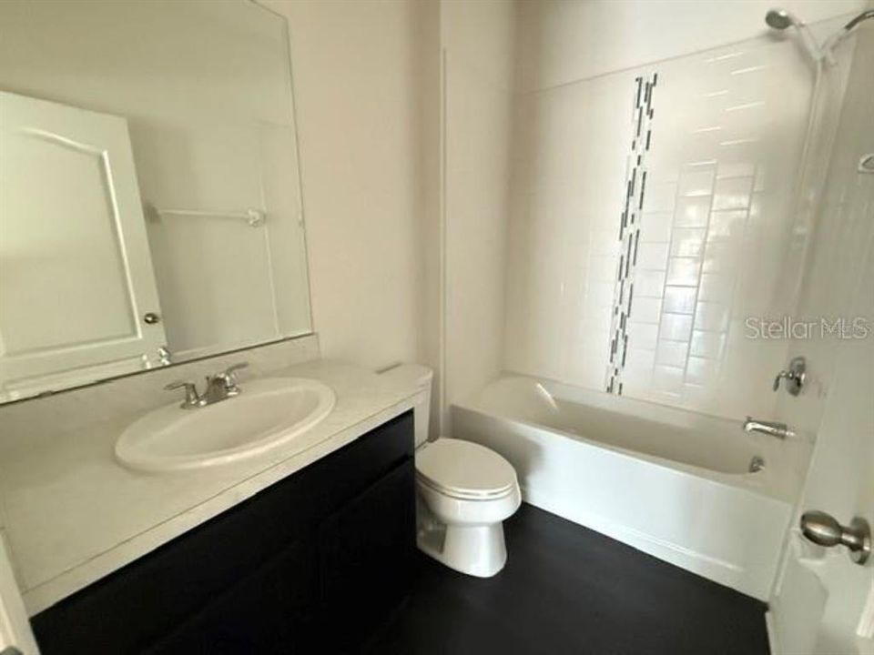 En Venta: $395,250 (5 camas, 3 baños, 3216 Pies cuadrados)