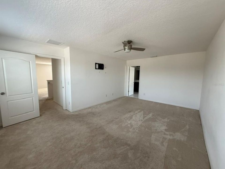 En Venta: $395,250 (5 camas, 3 baños, 3216 Pies cuadrados)