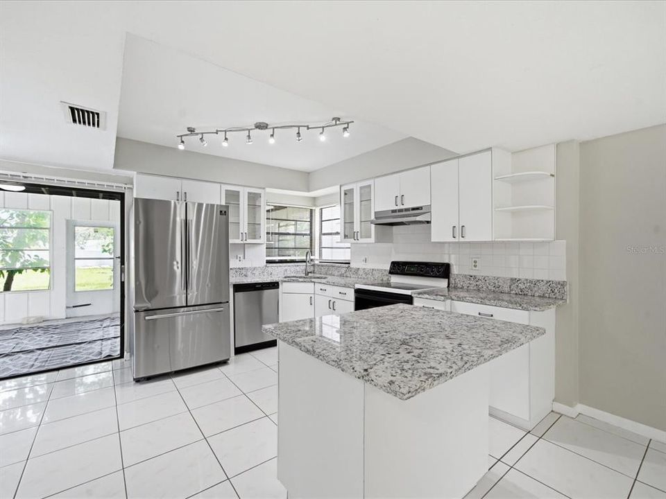 For Rent: $3,200 (4 beds, 2 baths, 2067 Square Feet)