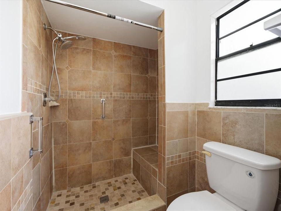 For Rent: $3,200 (4 beds, 2 baths, 2067 Square Feet)