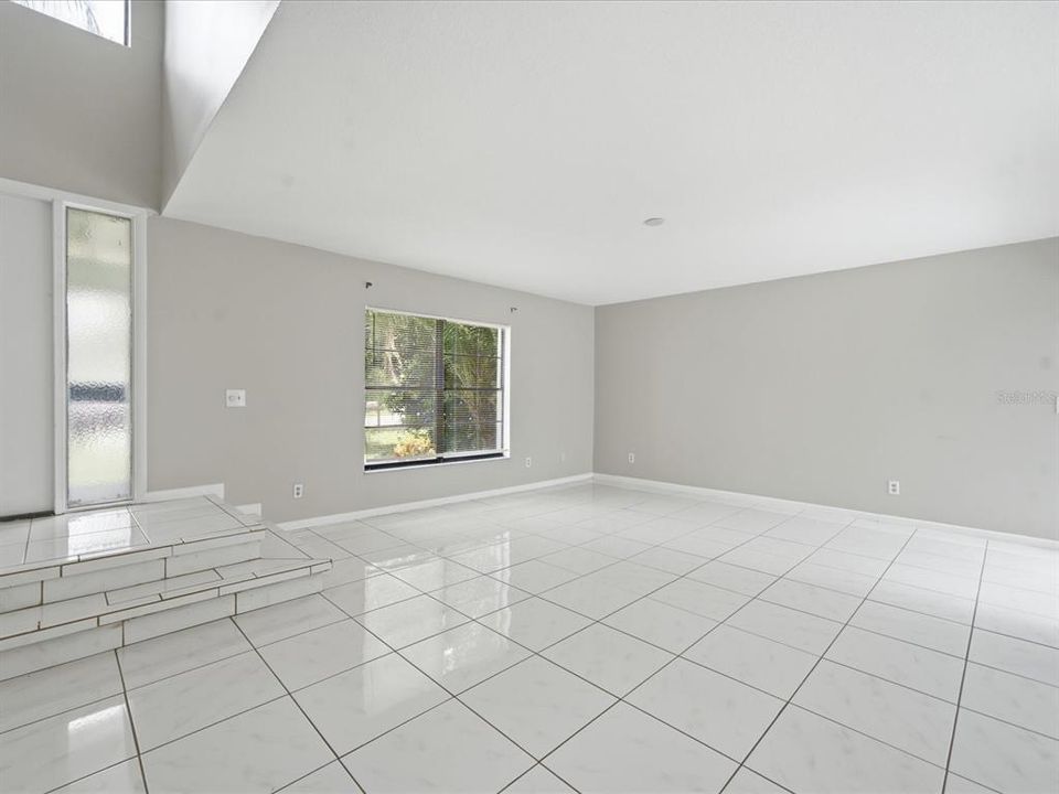 For Rent: $3,200 (4 beds, 2 baths, 2067 Square Feet)