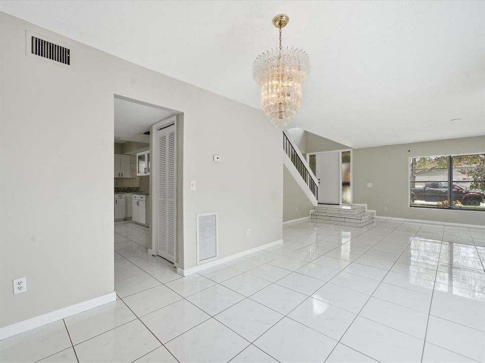 For Rent: $3,200 (4 beds, 2 baths, 2067 Square Feet)
