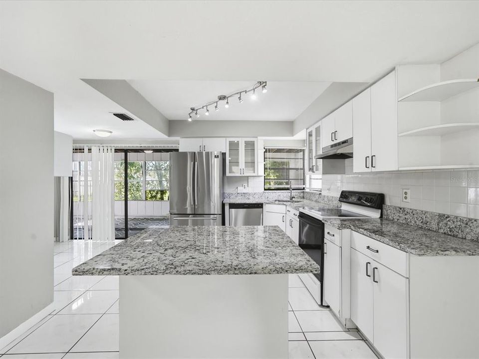 For Rent: $3,200 (4 beds, 2 baths, 2067 Square Feet)