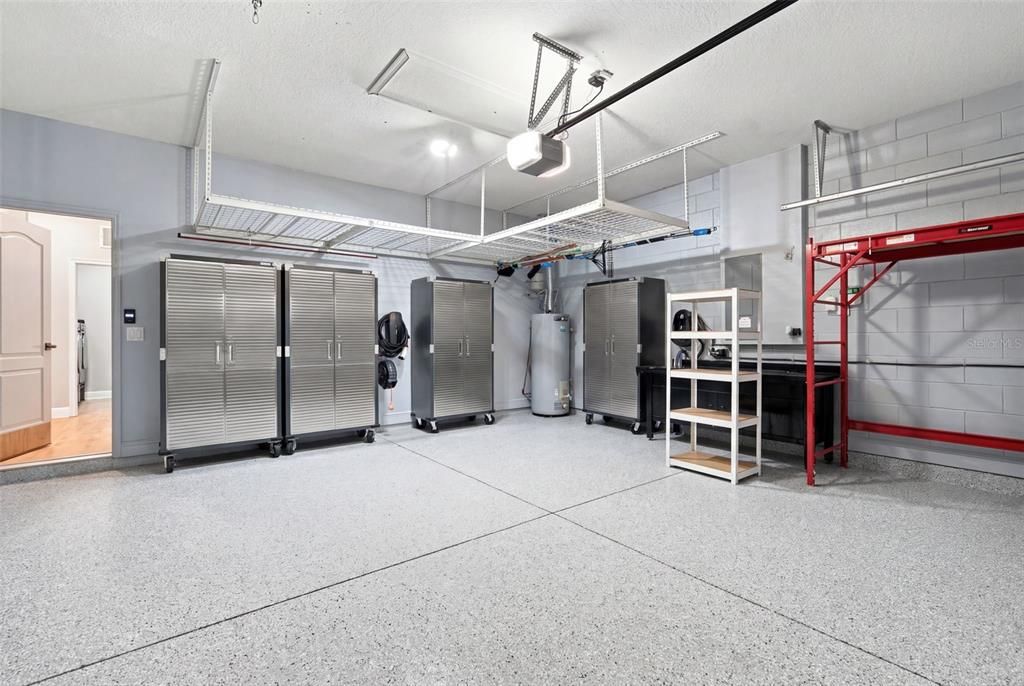Activo con contrato: $590,919 (3 camas, 2 baños, 1984 Pies cuadrados)