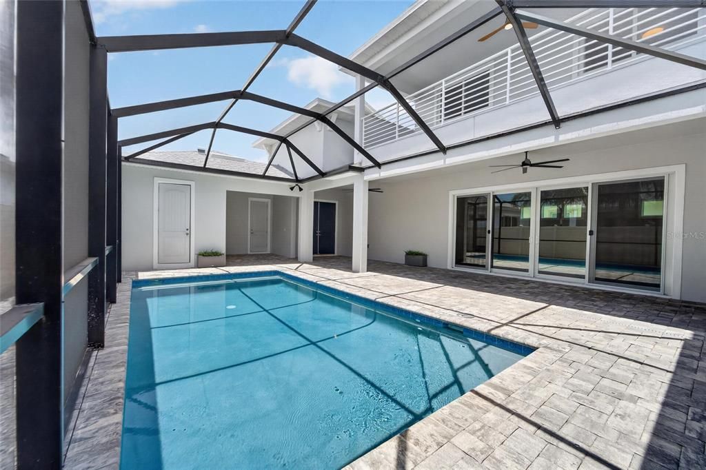 En Venta: $995,990 (5 camas, 4 baños, 3271 Pies cuadrados)