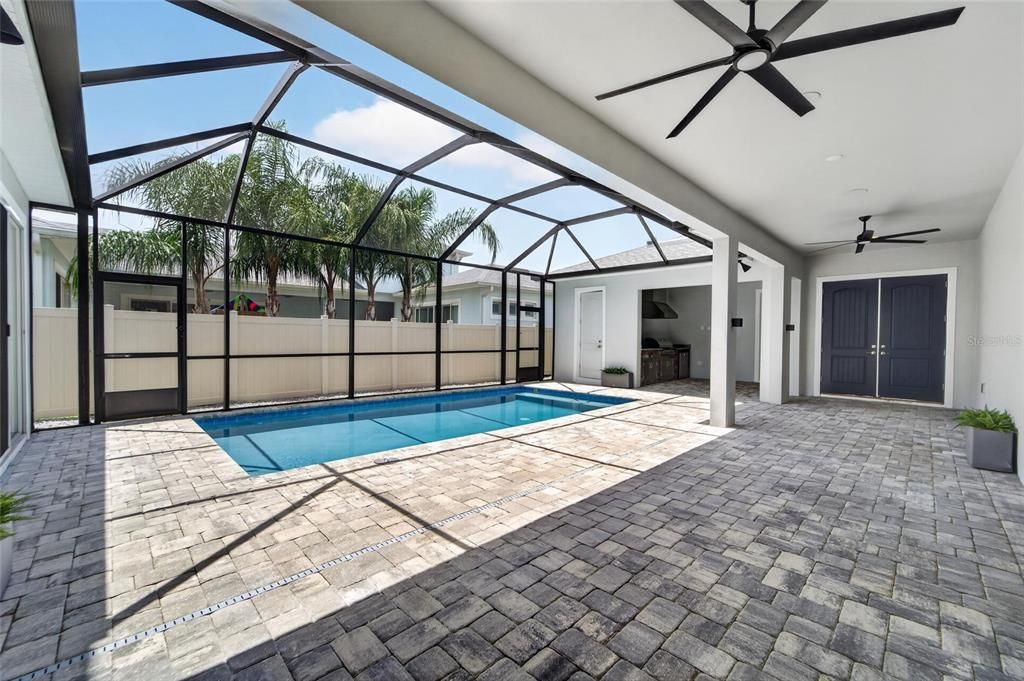 En Venta: $995,990 (5 camas, 4 baños, 3271 Pies cuadrados)
