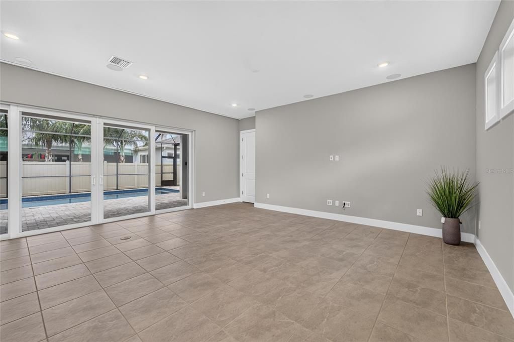 En Venta: $995,990 (5 camas, 4 baños, 3271 Pies cuadrados)