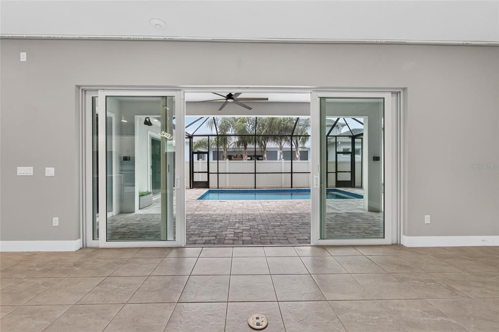 En Venta: $995,990 (5 camas, 4 baños, 3271 Pies cuadrados)