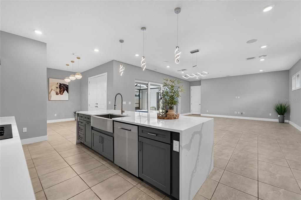 En Venta: $995,990 (5 camas, 4 baños, 3271 Pies cuadrados)