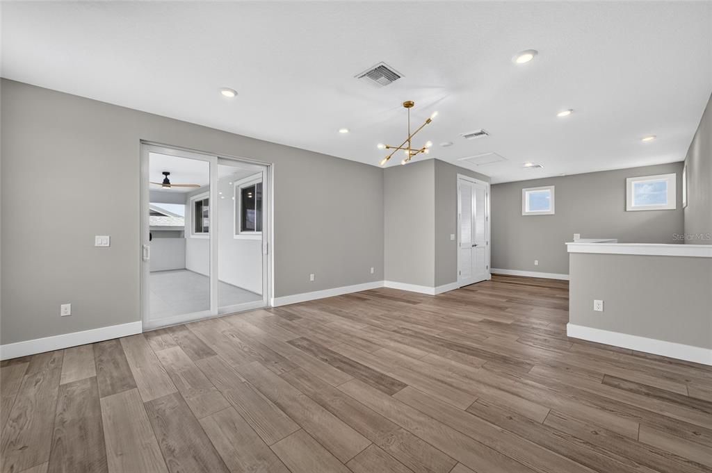 En Venta: $995,990 (5 camas, 4 baños, 3271 Pies cuadrados)