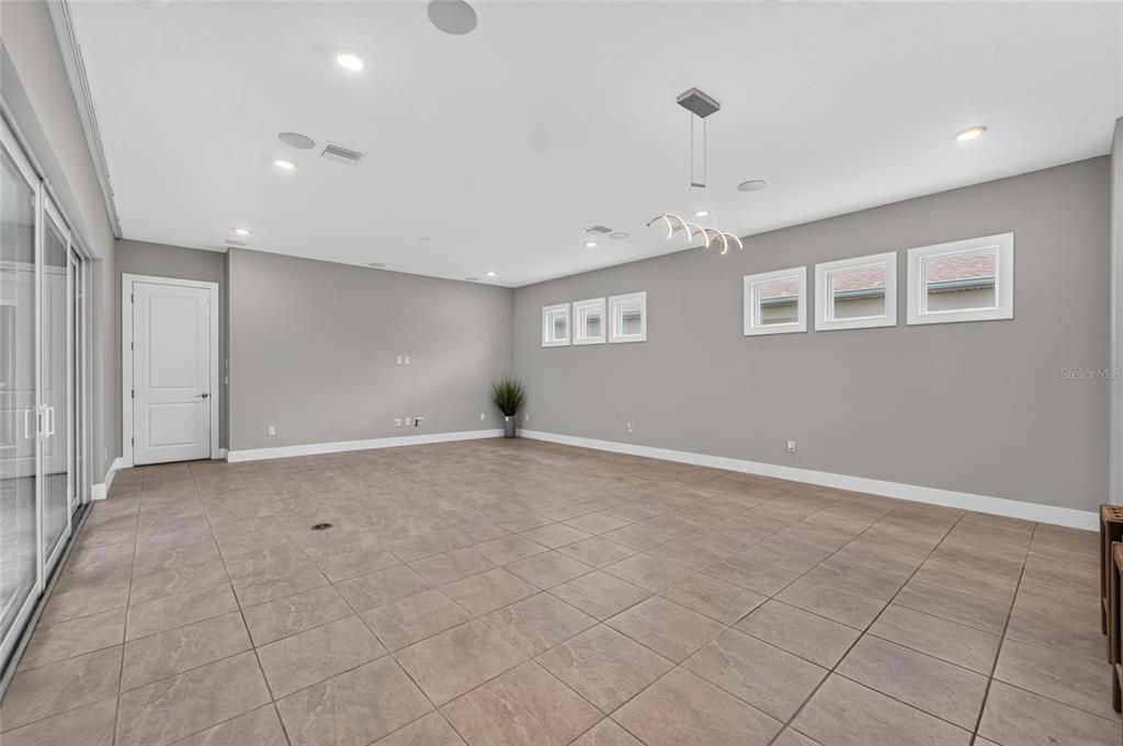 En Venta: $995,990 (5 camas, 4 baños, 3271 Pies cuadrados)