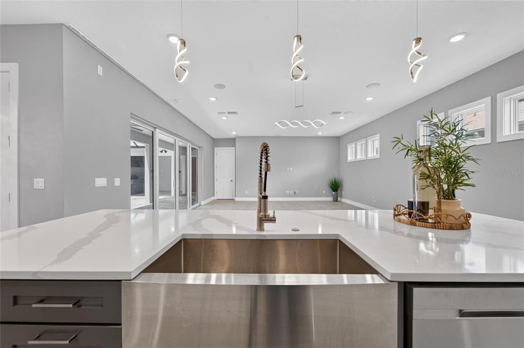 En Venta: $995,990 (5 camas, 4 baños, 3271 Pies cuadrados)