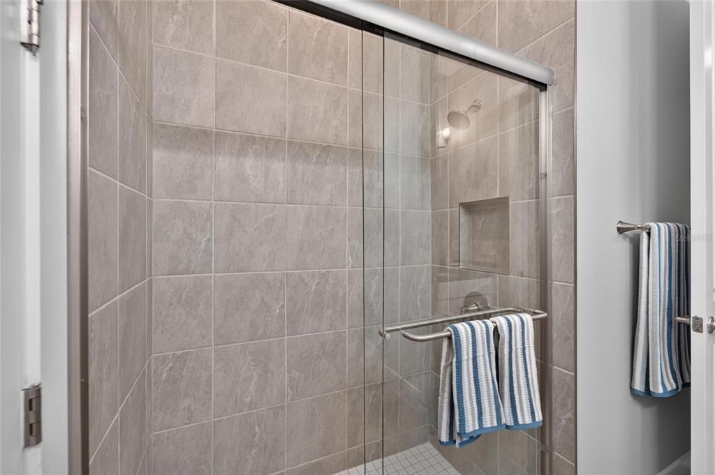 En Venta: $995,990 (5 camas, 4 baños, 3271 Pies cuadrados)