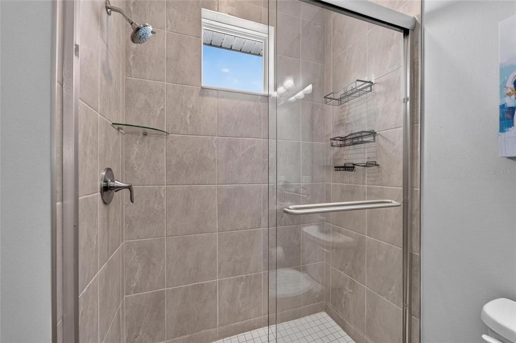 En Venta: $995,990 (5 camas, 4 baños, 3271 Pies cuadrados)